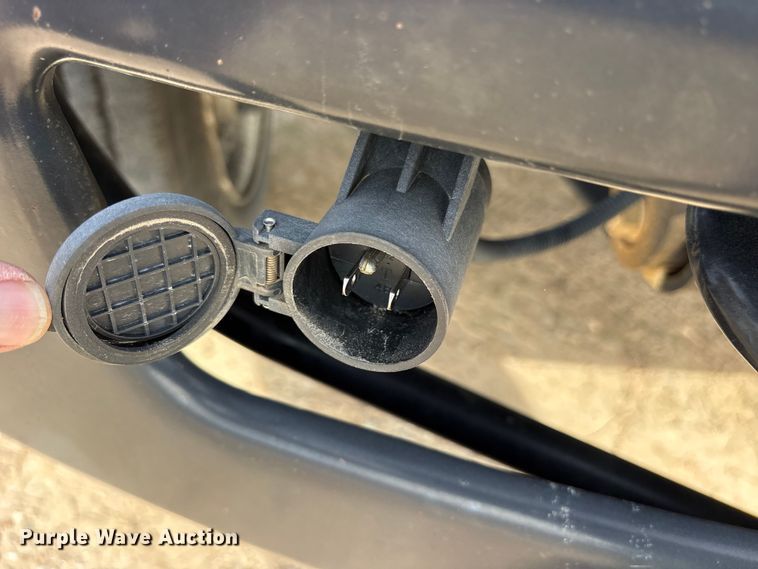 image for item ES8621 2021 Ford F750 box truck