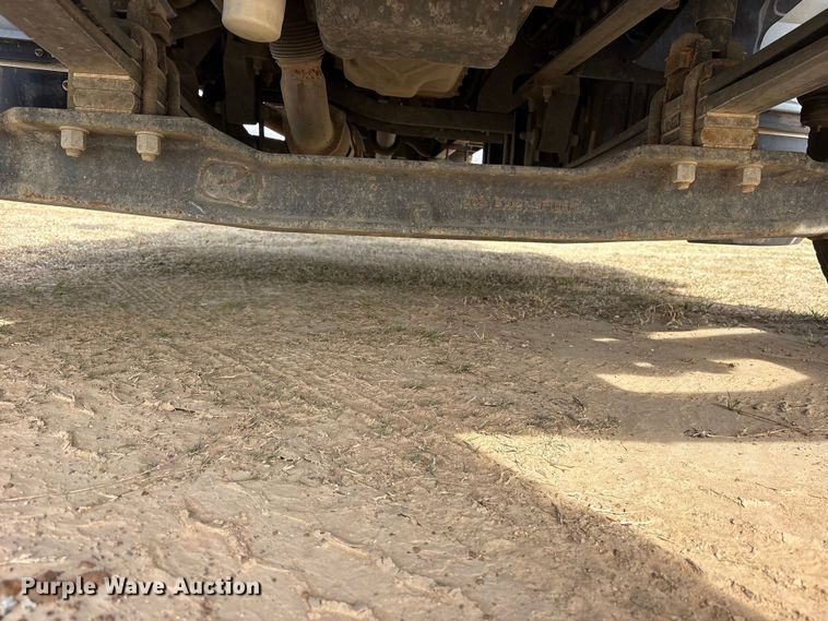 image for item ES8621 2021 Ford F750 box truck