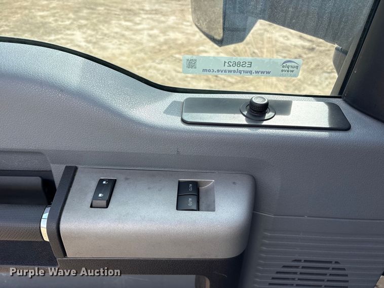 image for item ES8621 2021 Ford F750 box truck