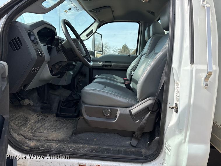 image for item ES8621 2021 Ford F750 box truck