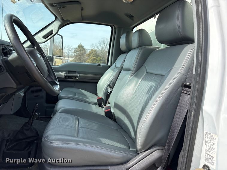 image for item ES8621 2021 Ford F750 box truck