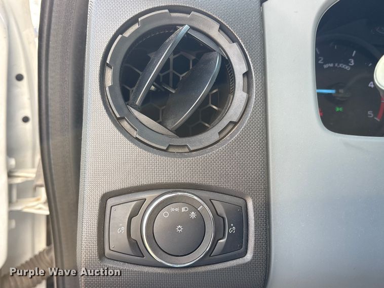 image for item ES8621 2021 Ford F750 box truck