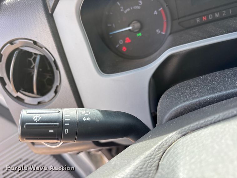 image for item ES8621 2021 Ford F750 box truck