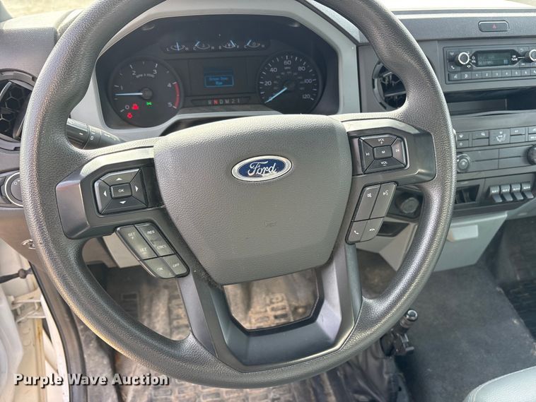 image for item ES8621 2021 Ford F750 box truck