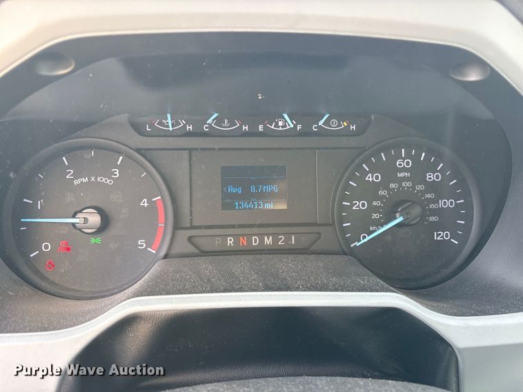 image for item ES8621 2021 Ford F750 box truck