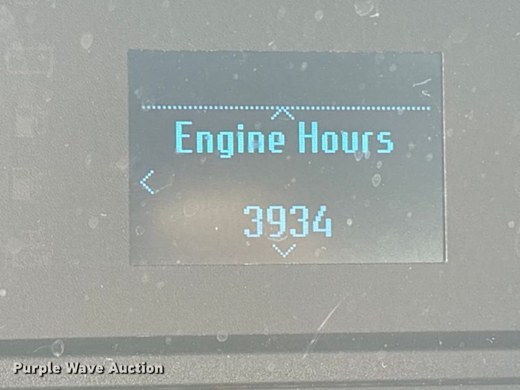 image for item ES8621 2021 Ford F750 box truck