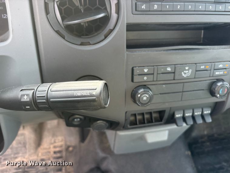 image for item ES8621 2021 Ford F750 box truck