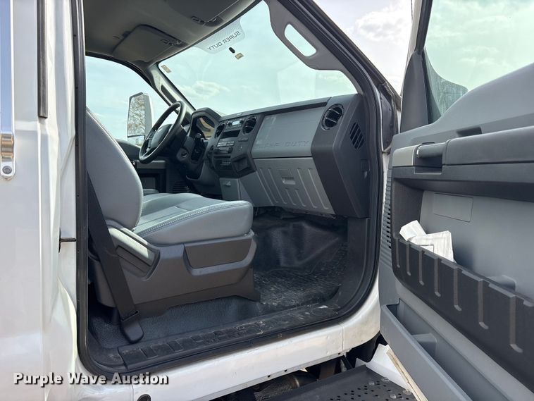 image for item ES8621 2021 Ford F750 box truck