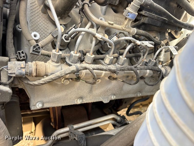 image for item ES8621 2021 Ford F750 box truck