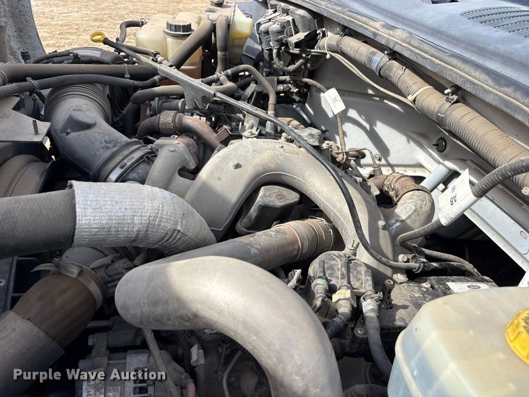 image for item ES8621 2021 Ford F750 box truck