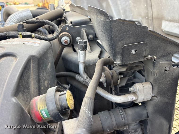 image for item ES8621 2021 Ford F750 box truck