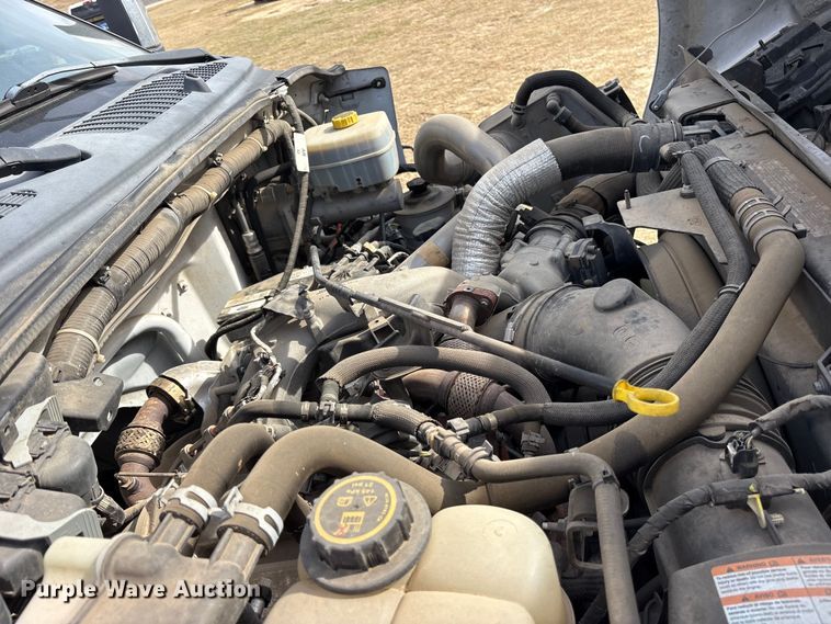 image for item ES8621 2021 Ford F750 box truck