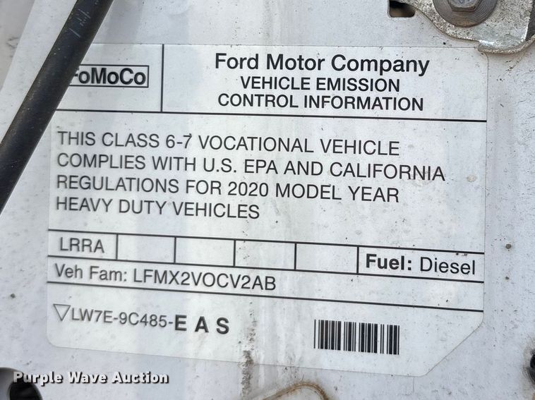 image for item ES8621 2021 Ford F750 box truck