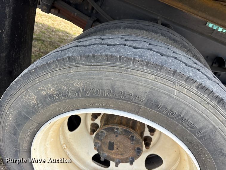 image for item ES8621 2021 Ford F750 box truck