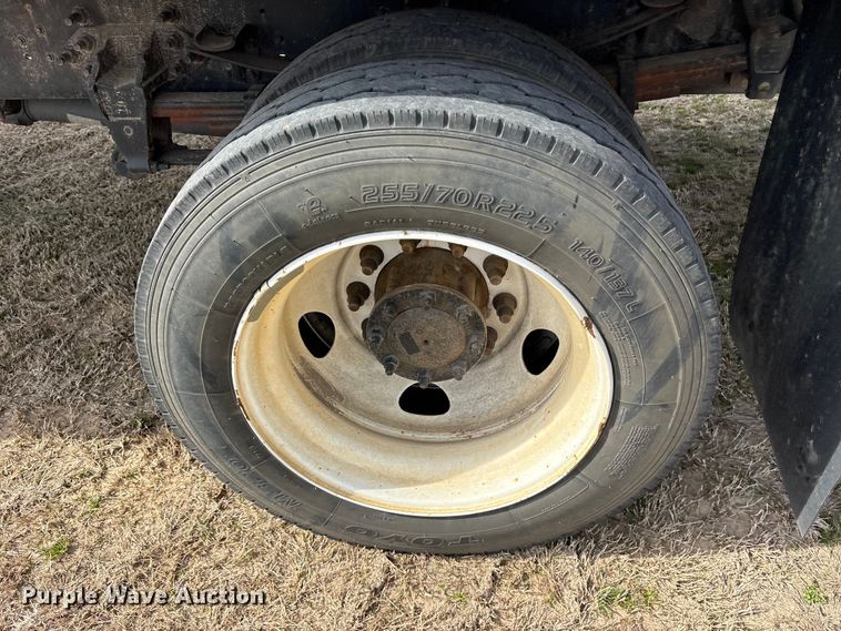 image for item ES8621 2021 Ford F750 box truck