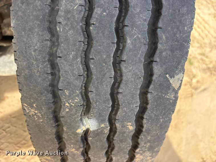 image for item ES8621 2021 Ford F750 box truck