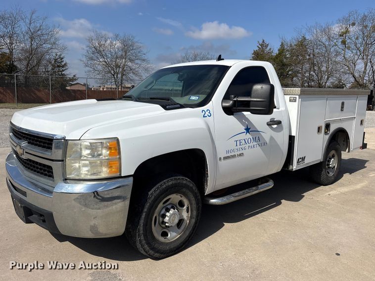 image for item ES8625 2009 Chevrolet Silverado 2500HD utility bed pickup truck