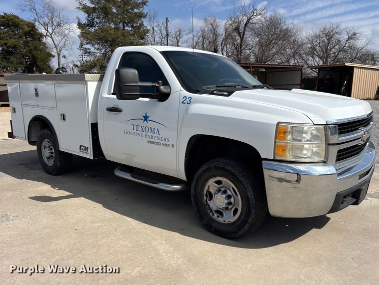 image for item ES8625 2009 Chevrolet Silverado 2500HD utility bed pickup truck