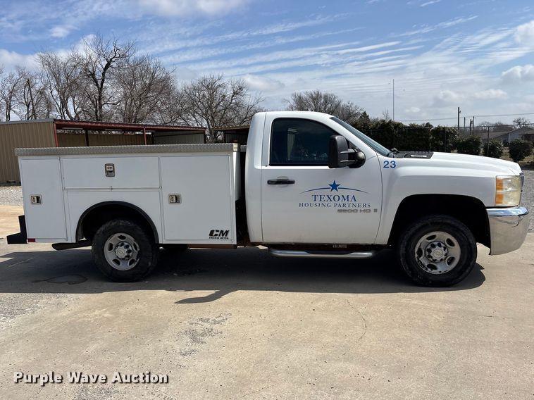 image for item ES8625 2009 Chevrolet Silverado 2500HD utility bed pickup truck