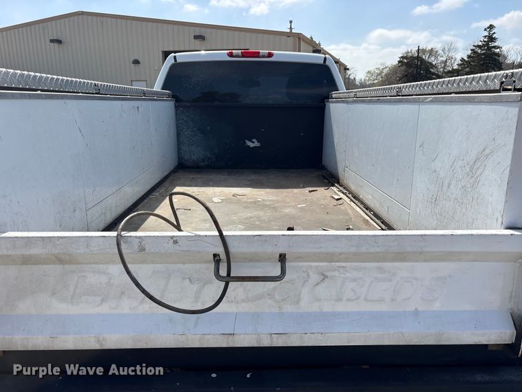 image for item ES8625 2009 Chevrolet Silverado 2500HD utility bed pickup truck