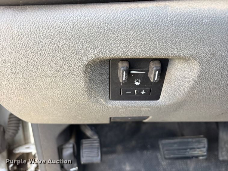 image for item ES8625 2009 Chevrolet Silverado 2500HD utility bed pickup truck