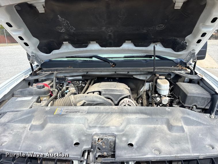 image for item ES8625 2009 Chevrolet Silverado 2500HD utility bed pickup truck