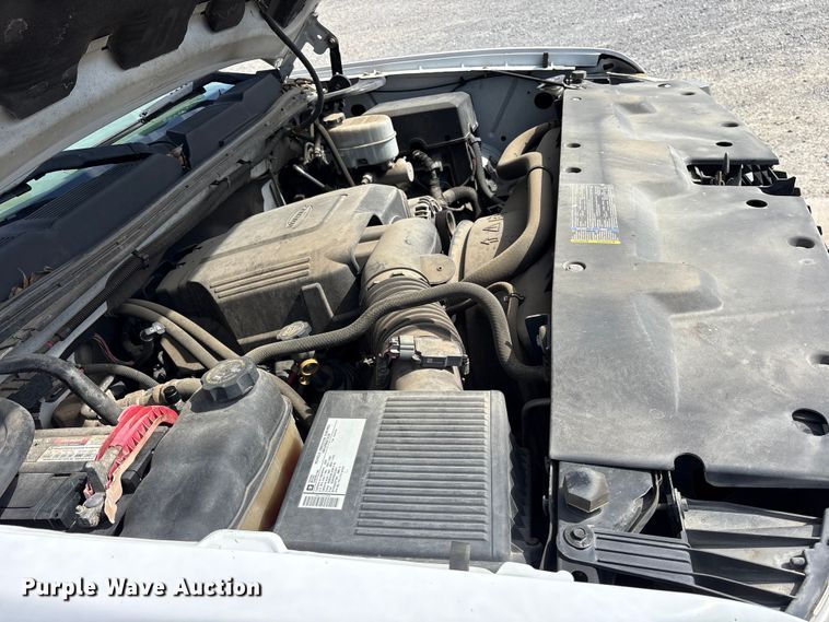 image for item ES8625 2009 Chevrolet Silverado 2500HD utility bed pickup truck