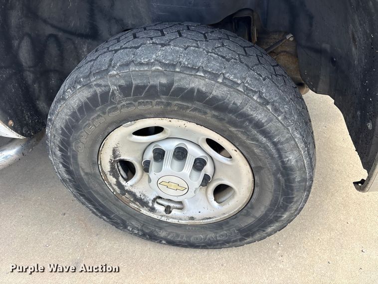 image for item ES8625 2009 Chevrolet Silverado 2500HD utility bed pickup truck