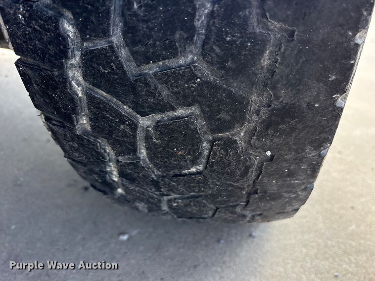 image for item ES8625 2009 Chevrolet Silverado 2500HD utility bed pickup truck