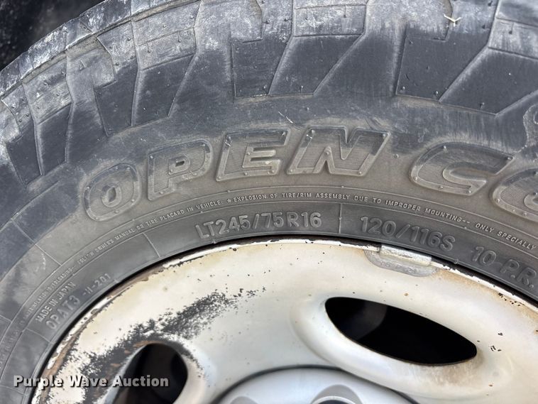 image for item ES8625 2009 Chevrolet Silverado 2500HD utility bed pickup truck