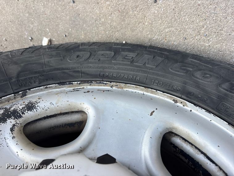 image for item ES8625 2009 Chevrolet Silverado 2500HD utility bed pickup truck