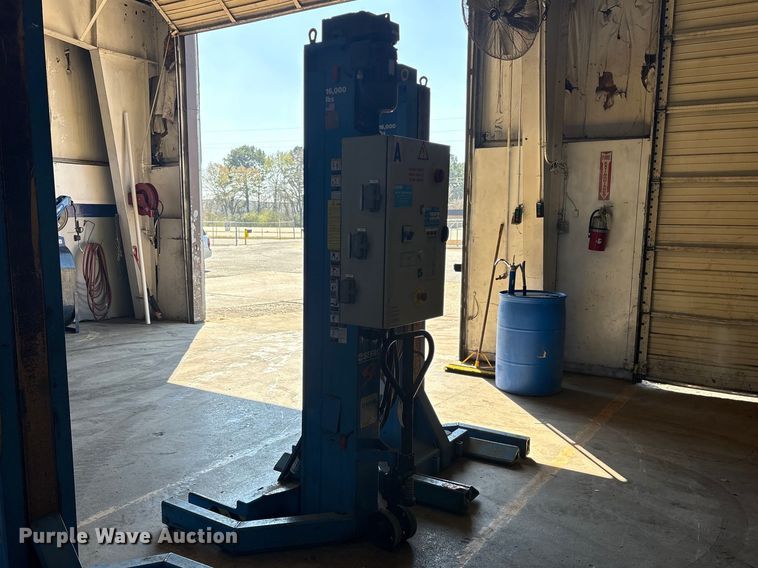 image for item ES8627 (4) 2007 Sefac 1200M72 automotive lift