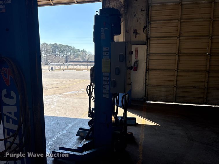 image for item ES8627 (4) 2007 Sefac 1200M72 automotive lift