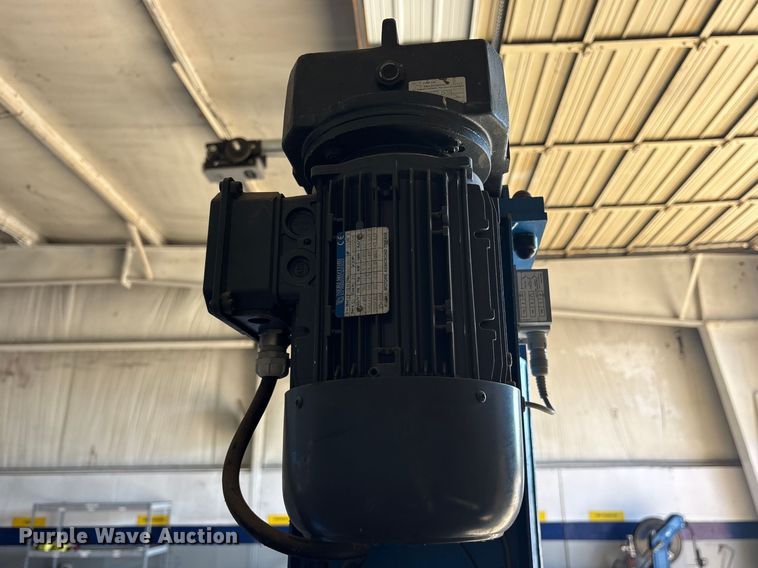 image for item ES8627 (4) 2007 Sefac 1200M72 automotive lift