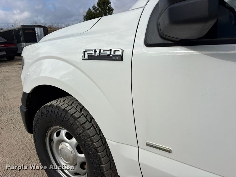 image for item ES8631 2017 Ford F150 XL Crew Cab pickup truck