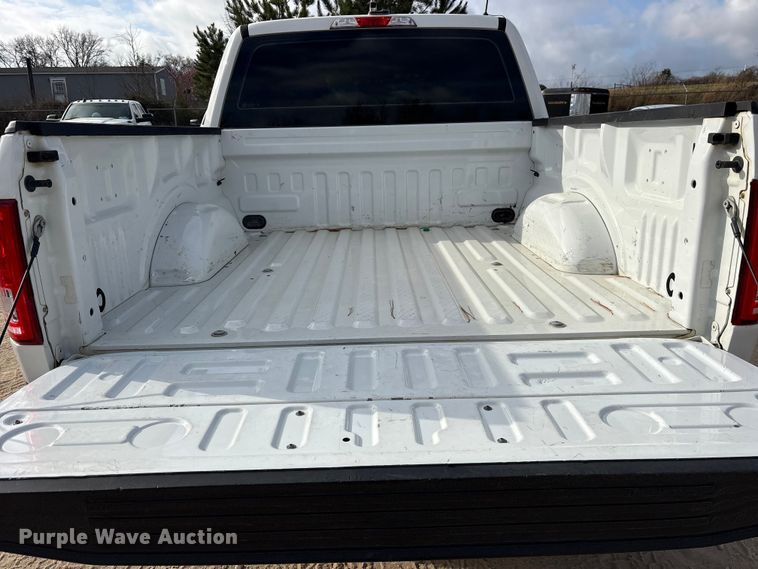 image for item ES8631 2017 Ford F150 XL Crew Cab pickup truck