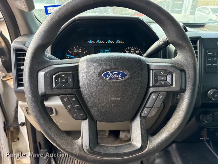 image for item ES8631 2017 Ford F150 XL Crew Cab pickup truck