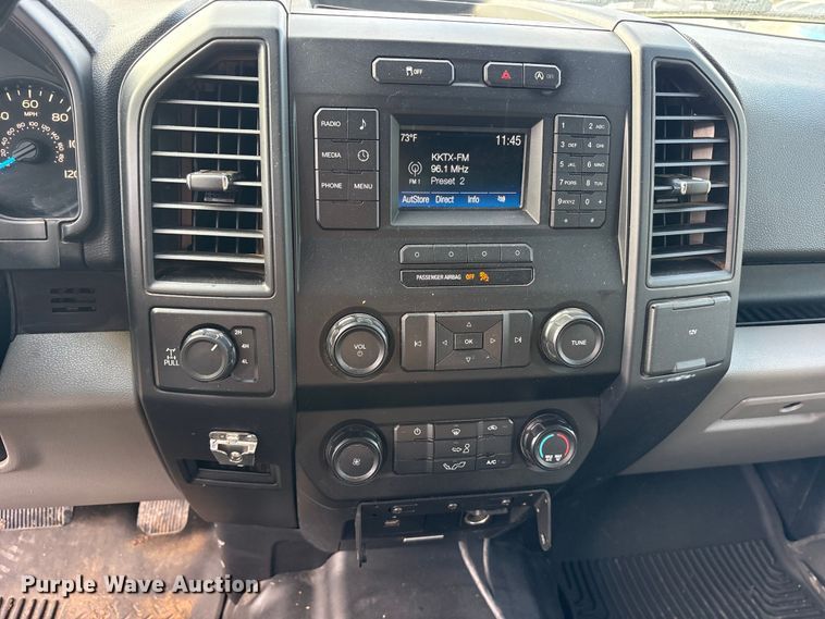 image for item ES8631 2017 Ford F150 XL Crew Cab pickup truck