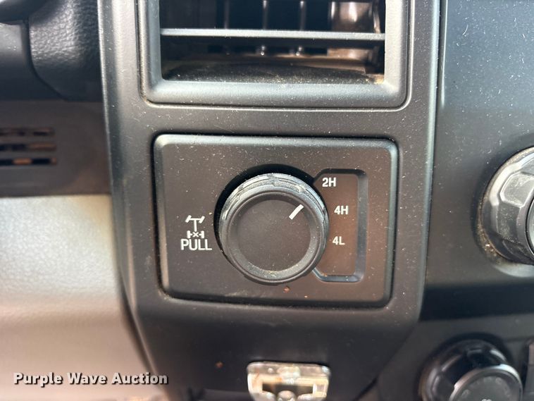 image for item ES8631 2017 Ford F150 XL Crew Cab pickup truck