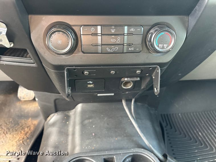 image for item ES8631 2017 Ford F150 XL Crew Cab pickup truck