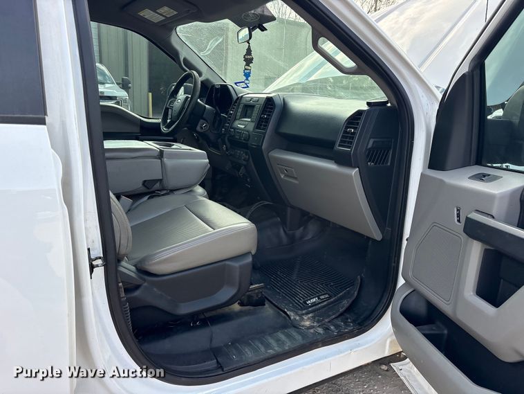 image for item ES8631 2017 Ford F150 XL Crew Cab pickup truck