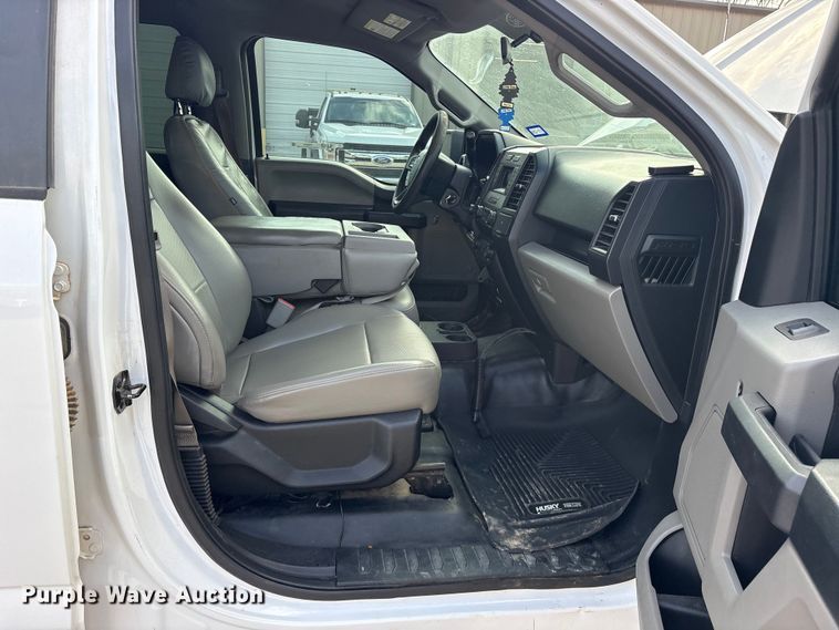 image for item ES8631 2017 Ford F150 XL Crew Cab pickup truck