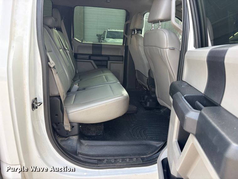 image for item ES8631 2017 Ford F150 XL Crew Cab pickup truck