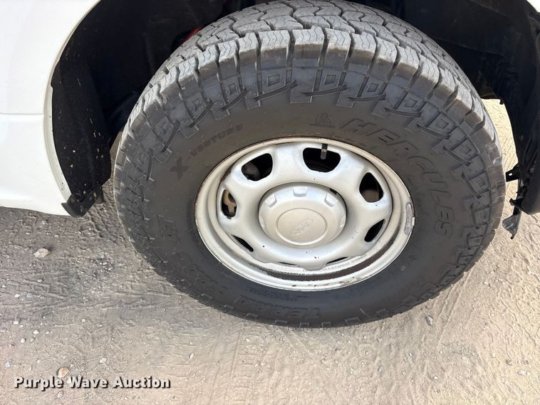 image for item ES8631 2017 Ford F150 XL Crew Cab pickup truck