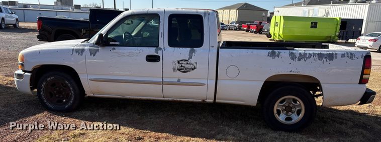 image for item ET1178 2004 GMC Sierra 1500 Ext. Cab pickup truck
