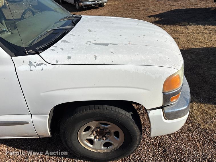 image for item ET1178 2004 GMC Sierra 1500 Ext. Cab pickup truck