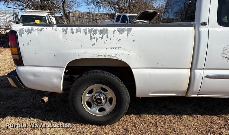 image for item ET1178 2004 GMC Sierra 1500 Ext. Cab pickup truck