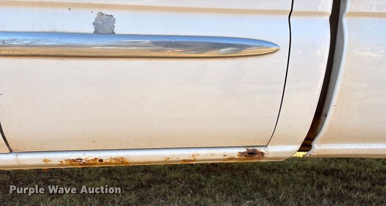 image for item ET1178 2004 GMC Sierra 1500 Ext. Cab pickup truck