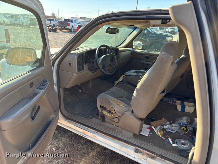 image for item ET1178 2004 GMC Sierra 1500 Ext. Cab pickup truck