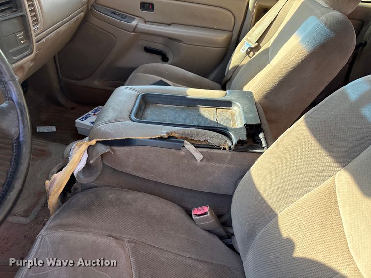 image for item ET1178 2004 GMC Sierra 1500 Ext. Cab pickup truck